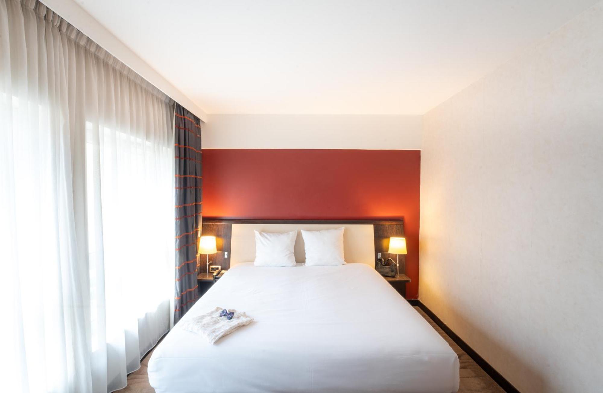 Mercure Centre Hotel 4*